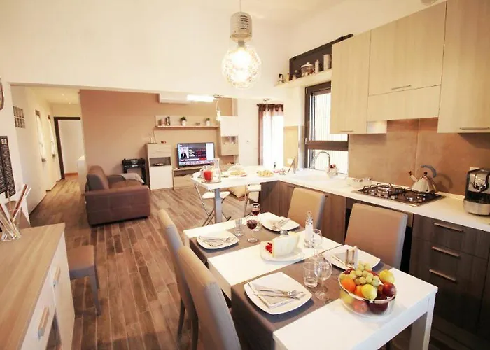 Apartament Eur Bright Spacious Terraced With Private Parking Only For Small Cars