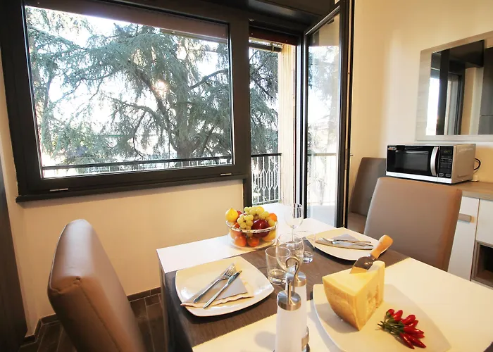 Apartament Eur Bright Spacious Terraced With Private Parking Only For Small Cars