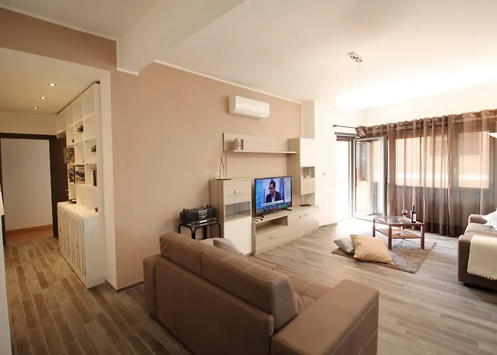 Apartament Eur Bright Spacious Terraced With Private Parking Only For Small Cars Rzym