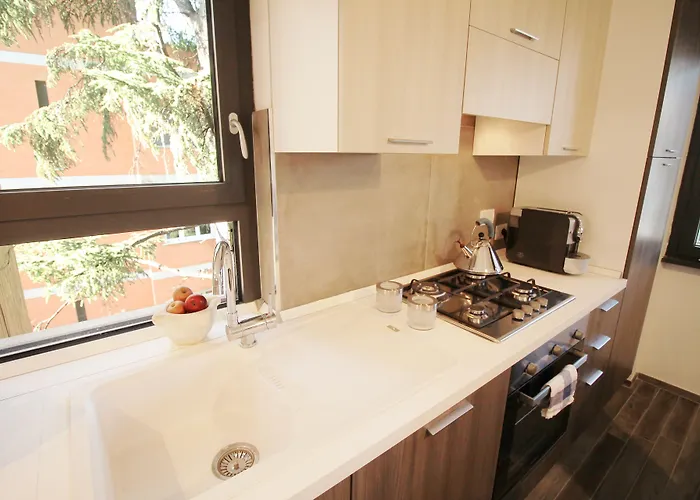 Apartament Eur Bright Spacious Terraced With Private Parking Only For Small Cars Rzym