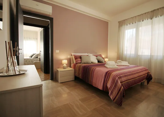 Apartament Eur Bright Spacious Terraced With Private Parking Only For Small Cars *